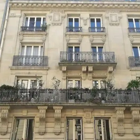 Apartamento Nid Propre Calme Clair Type Cabine Pied De Notre Dame Paris